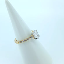 Load image into Gallery viewer, 18ct Yellow Gold Oval Lab Diamond Engagement Ring
