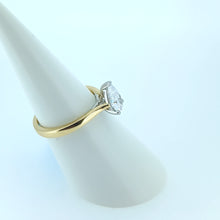 Load image into Gallery viewer, 18ct Yellow Gold Lab Diamond Pear Engagement Ring
