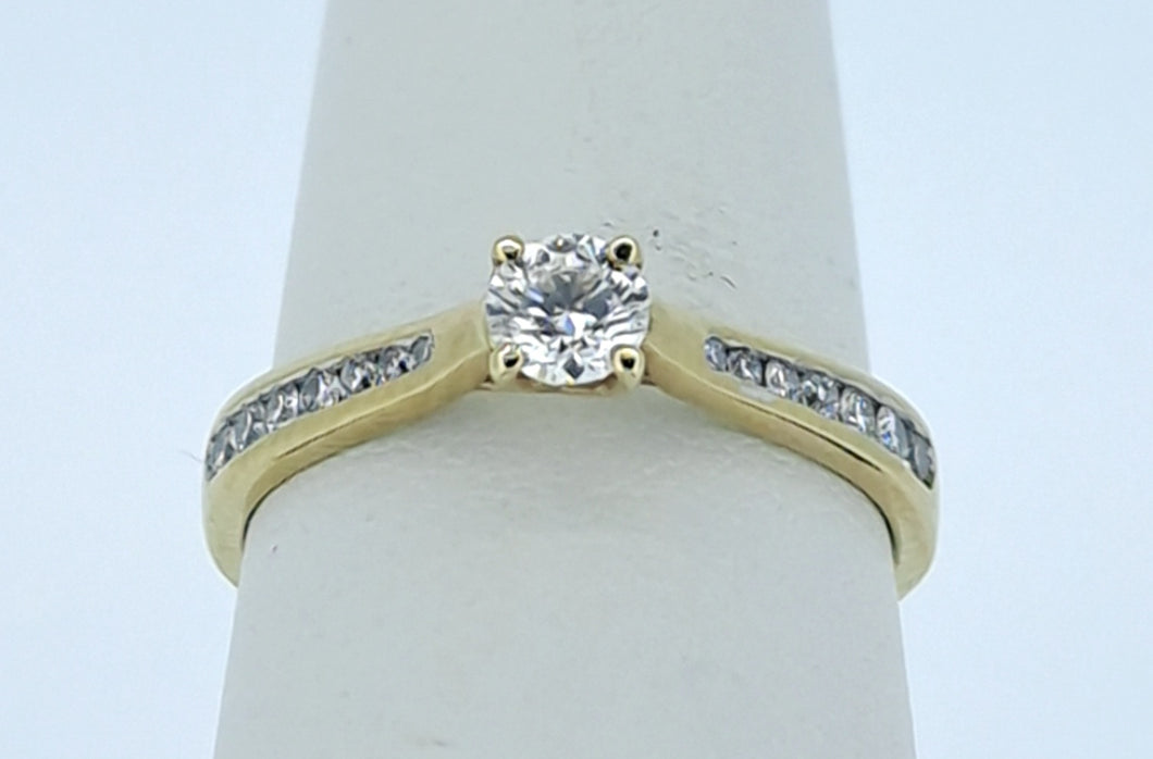 9kt Yellow Gold - Diamond Solitaire Engagment Ring