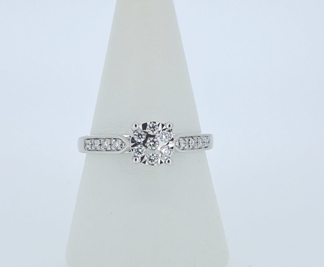 9kt White Gold - Diamond Solitare Engagement Ring
