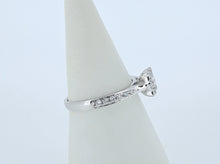 Load image into Gallery viewer, 9Kt White Gold - Solitare Engagement Ring
