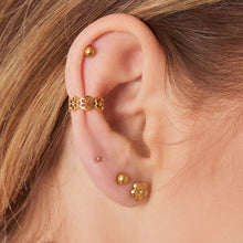 Load image into Gallery viewer, earcuff flowers in a row

