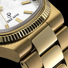 Load image into Gallery viewer, Bulova - &quot;Super Seville&quot; Gold Tone Watch
