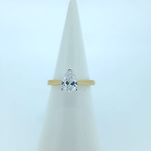 Load image into Gallery viewer, 18ct Yellow Gold Lab Diamond Pear Engagement Ring
