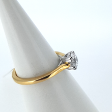 Load image into Gallery viewer, 18kt Yellow Gold - Lab Diamond Solitare Engagement Ring
