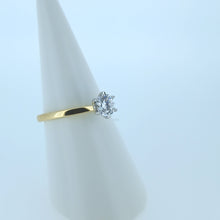 Load image into Gallery viewer, 18ct Yellow Gold Lab Diamond Solitaire Engagement Ring
