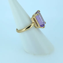 Load image into Gallery viewer, 9ct Yellow Gold Amythest Ring
