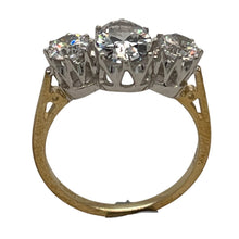 Load image into Gallery viewer, 9ct gold (375) ring yellow gold 2.23g white oval cz  prong setp
