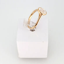 Load image into Gallery viewer, 18ct Yellow Gold Oval Lab Diamond Engagement Ring
