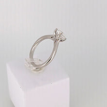 Load image into Gallery viewer, Platinum Round Brilliant Lab Diamond Engagement Ring
