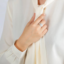 Load image into Gallery viewer, tesori silver ring white cz silver.925 size 16
