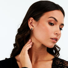 Load image into Gallery viewer, tesori stud earrings 925 silver emerald heart cz
