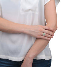 Load image into Gallery viewer, tesori silver ring cz emerald silver.925 size 14
