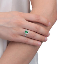 Load image into Gallery viewer, tesori silver ring cz emerald silver.925 size 14
