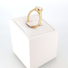 Load image into Gallery viewer, 18ct Yellow Gold Oval Lab Diamond Engagement Ring
