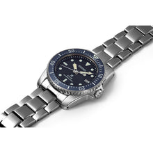 Load image into Gallery viewer, seiko prospex solar black dial 40.5mm, 200m bracelet watch
