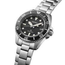 Load image into Gallery viewer, seiko prospex solar divers black bezel and dial
