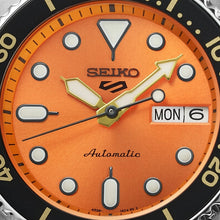 Load image into Gallery viewer, seiko 5 sports skx �midi� orange
