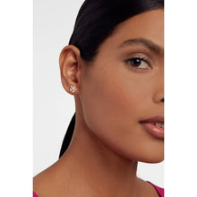 Load image into Gallery viewer, ted baker peti: painted flower stud earrings gold tone, light pink &amp; pearl
