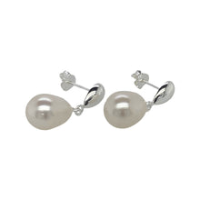 Load image into Gallery viewer, silver freshwater pearl drop earrings
