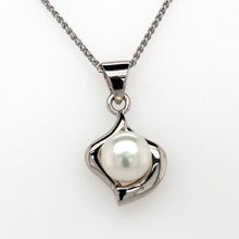 Load image into Gallery viewer, silver pearl earrings &amp; pendant set 6.5-7mm �
