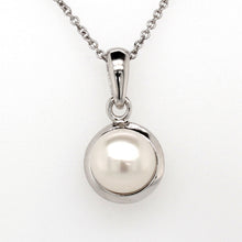 Load image into Gallery viewer, silver pearl and plain round� stud earring and pendant set 8.5mm �
