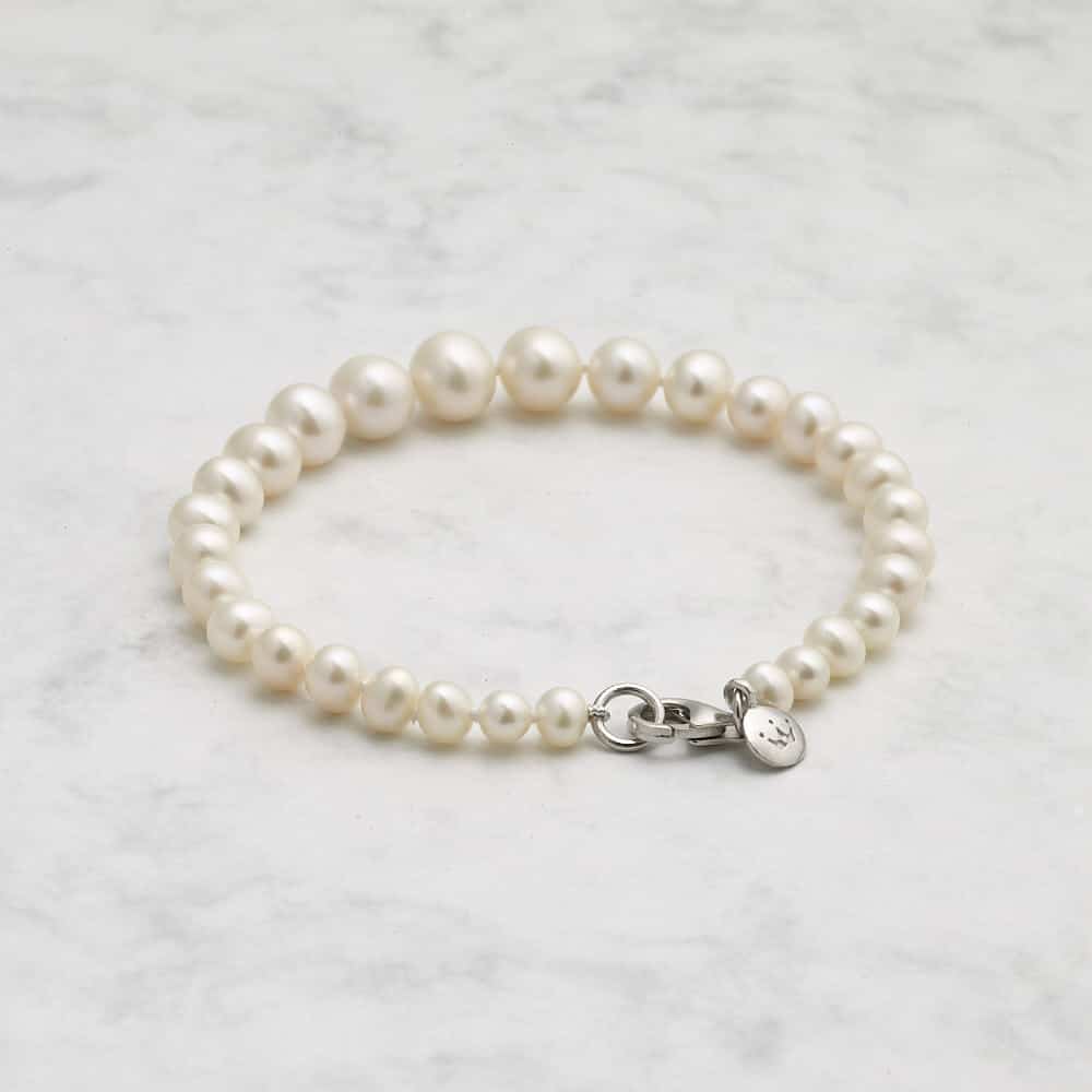 Jersey Pearls Graduated Pearl Bracelet