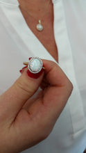 Load image into Gallery viewer, 9k. yellow gold Opal Ring
